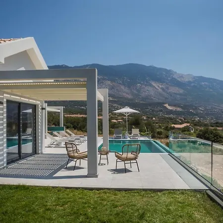 Stellina Karavádhos